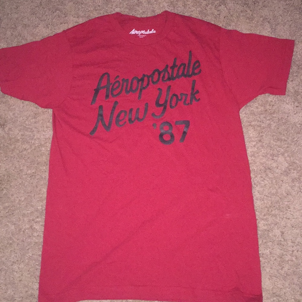 I am selling a Aeropostale guys t-shirt .
